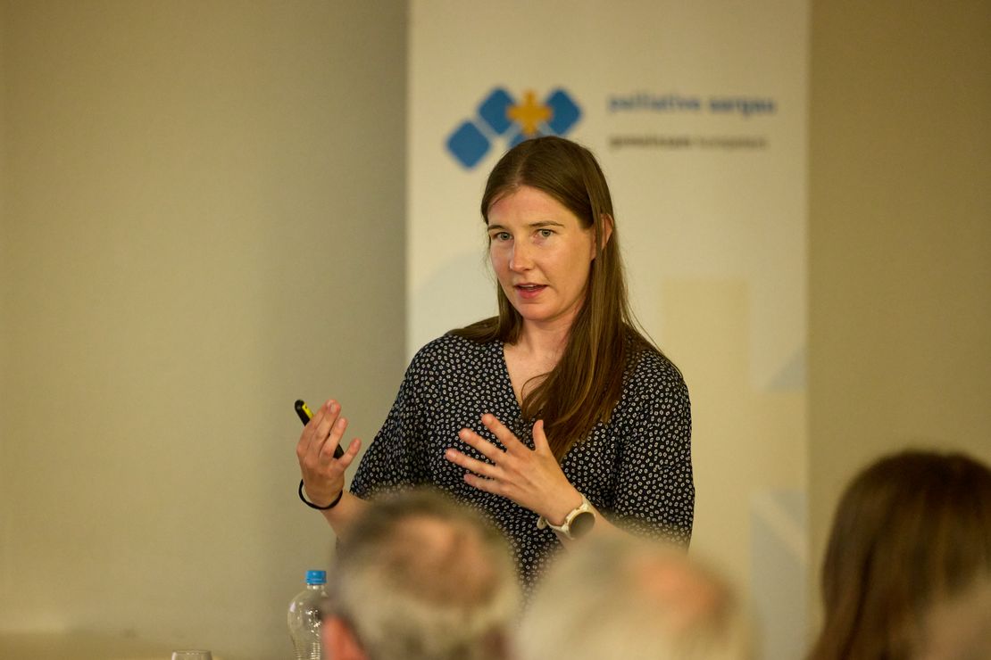 Cathrine Liechti während dem Referat