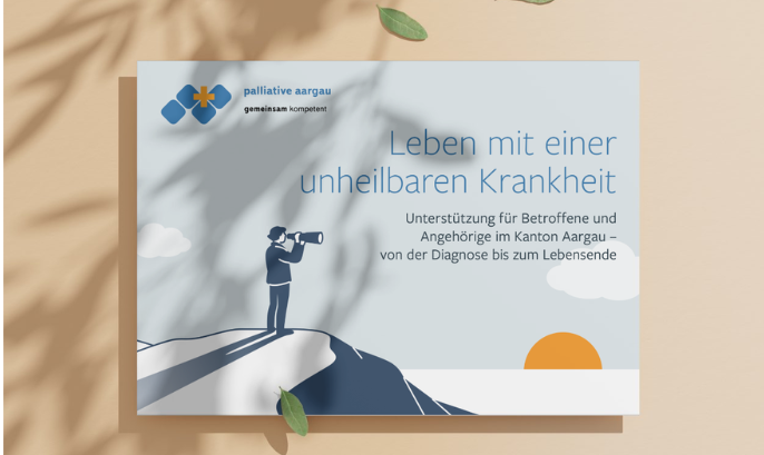 Visual mit der Vorderseite der Broschüre auf beigem Hintergrund